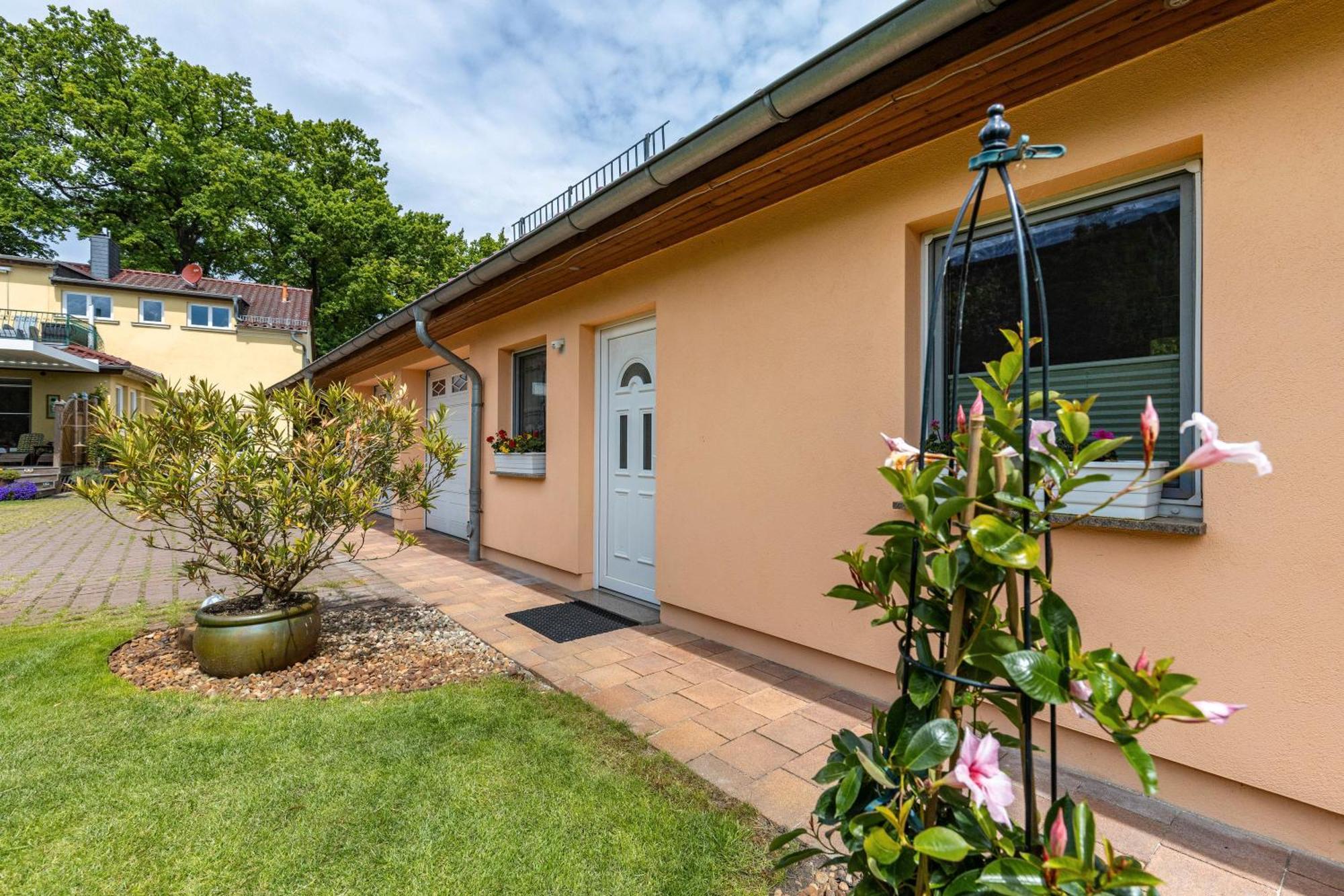 Ferienhaus Jasmin 네우루핀 외부 사진